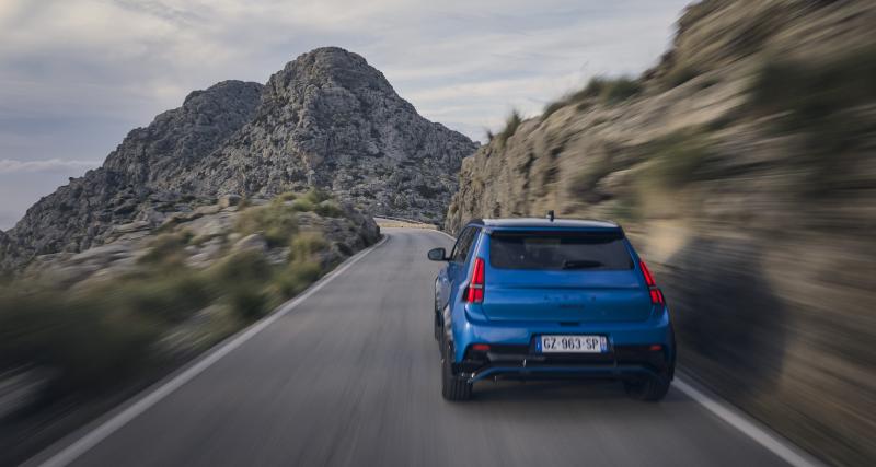 Essai Alpine A290 : bonnet blanc et bleu bonnet - Alpine A290 GTS